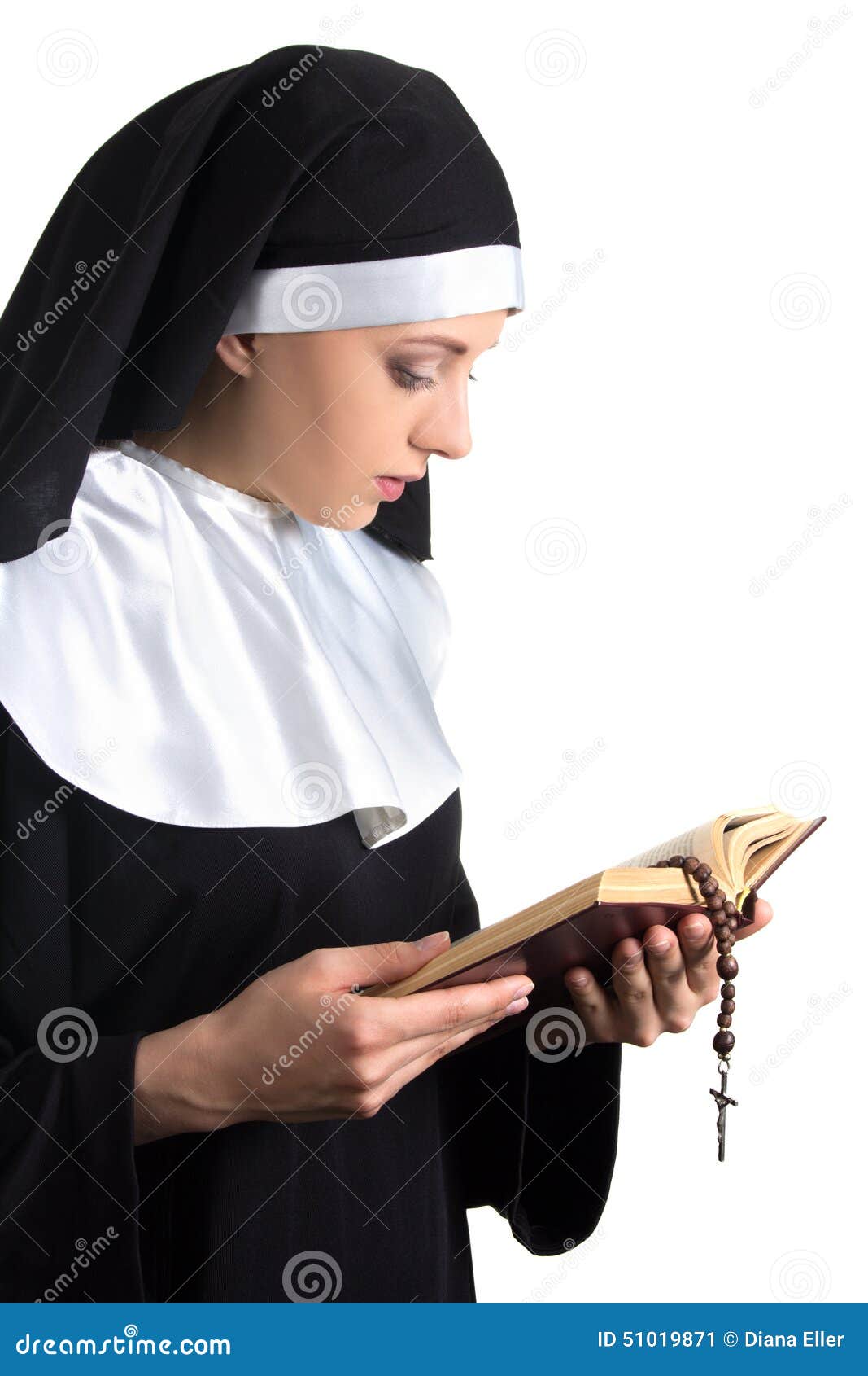монашка молится. руки монахини. монахиня арт референс. монашка молится. монахиня молится.