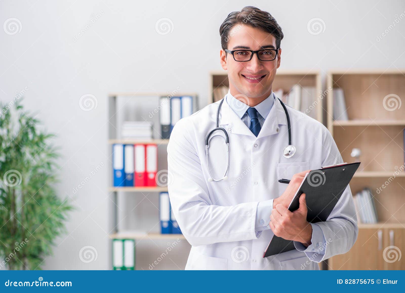 врач не работал год. врач не работал год. врач не работал год. доктор инфографика. врач не работал год.