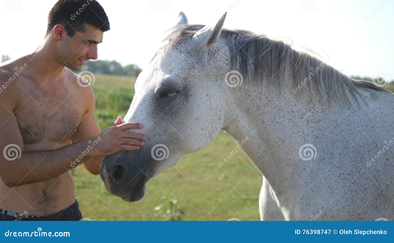 трахнул лошадь 