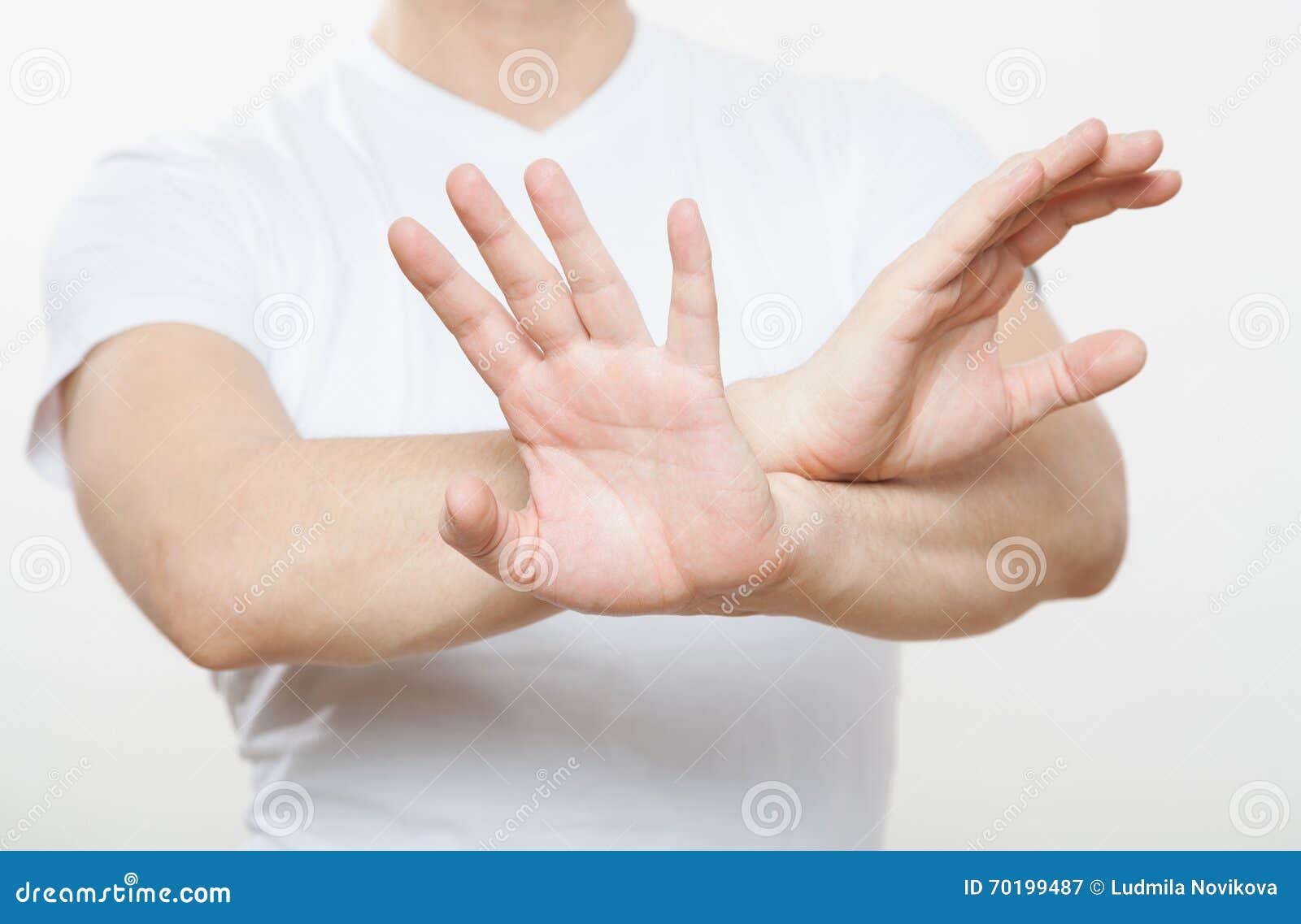 жесты в разных странах. жесты невербального общения в разных странах. поза защиты. разрешенные и запрещенные жесты. запрещенные жесты.