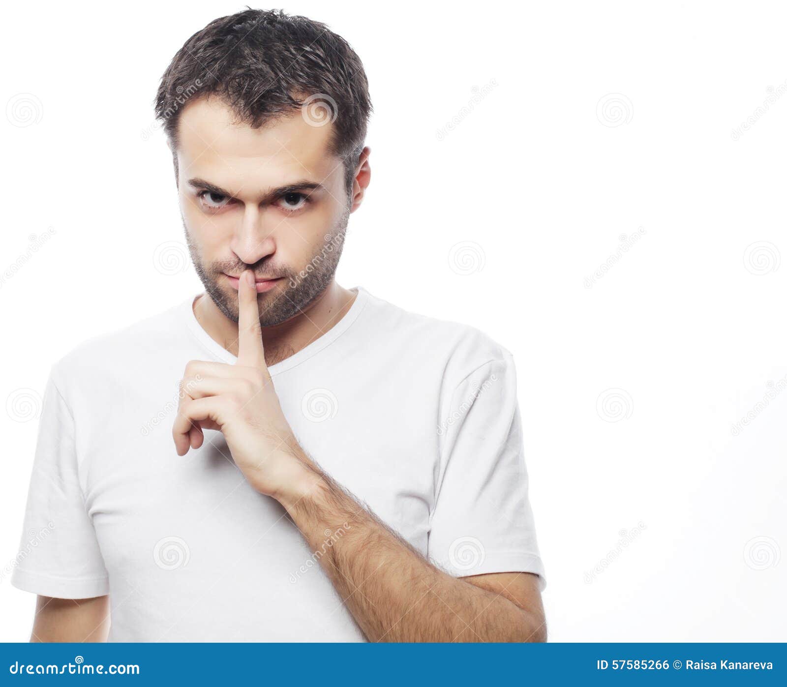 Жест тссс. Жесты итальянцев фото. Мужчина тишина. Парень тссс. Жест замолчи.