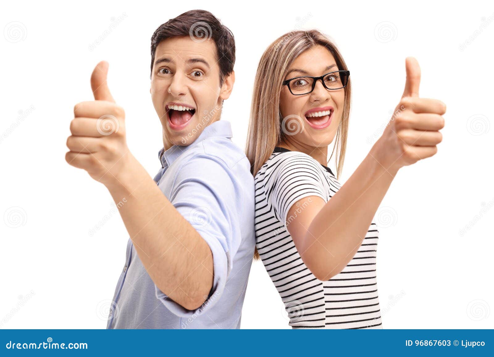 молодые люди показывают большой палец. клево покажите. женский большой палец вверх. женская рука большой палец вверх. девочка в очках.