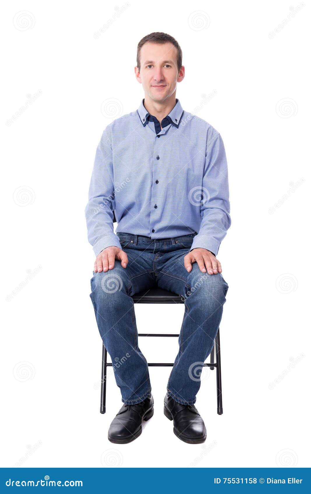 Сидит какое лицо. Человектсидящий на стуле. Человек сидит на стуле прямо. Человексидяшийна стуле. Человек сидит прямо.