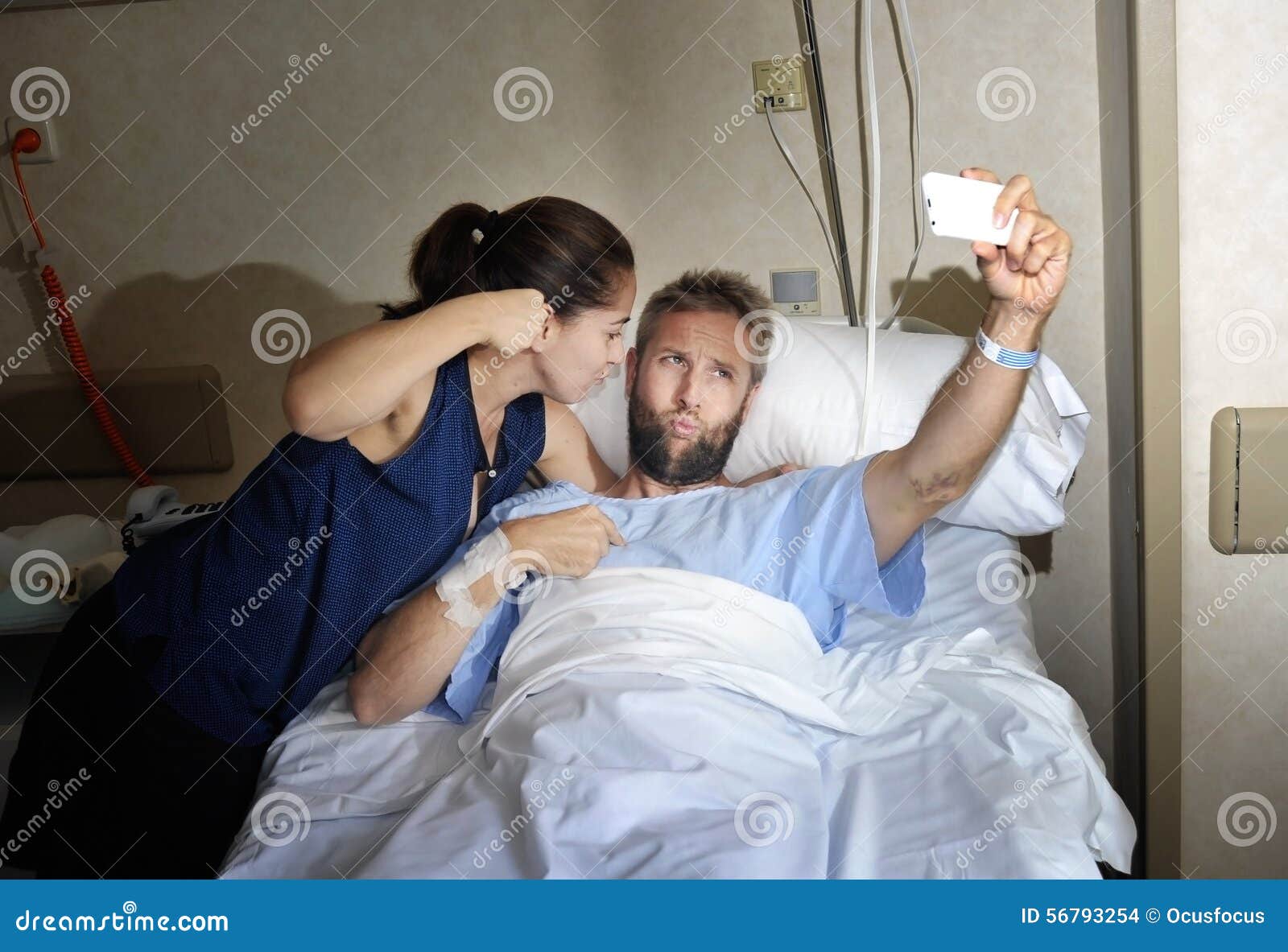 Издевательства в больнице. Издевательства в больнице. Изменил жене в больнице. Медсестры издевались над пациенткой в москве. Девушка в больнице без лица в палате.