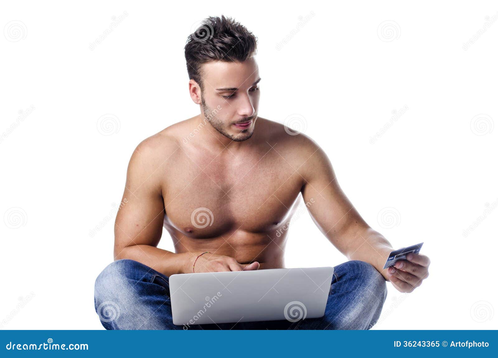 креативный коврик для мыши. ноутбук под мышкой. голый парень за ноутбуком. ноутбук с беспроводной мышкой. парень с ноутбуком.