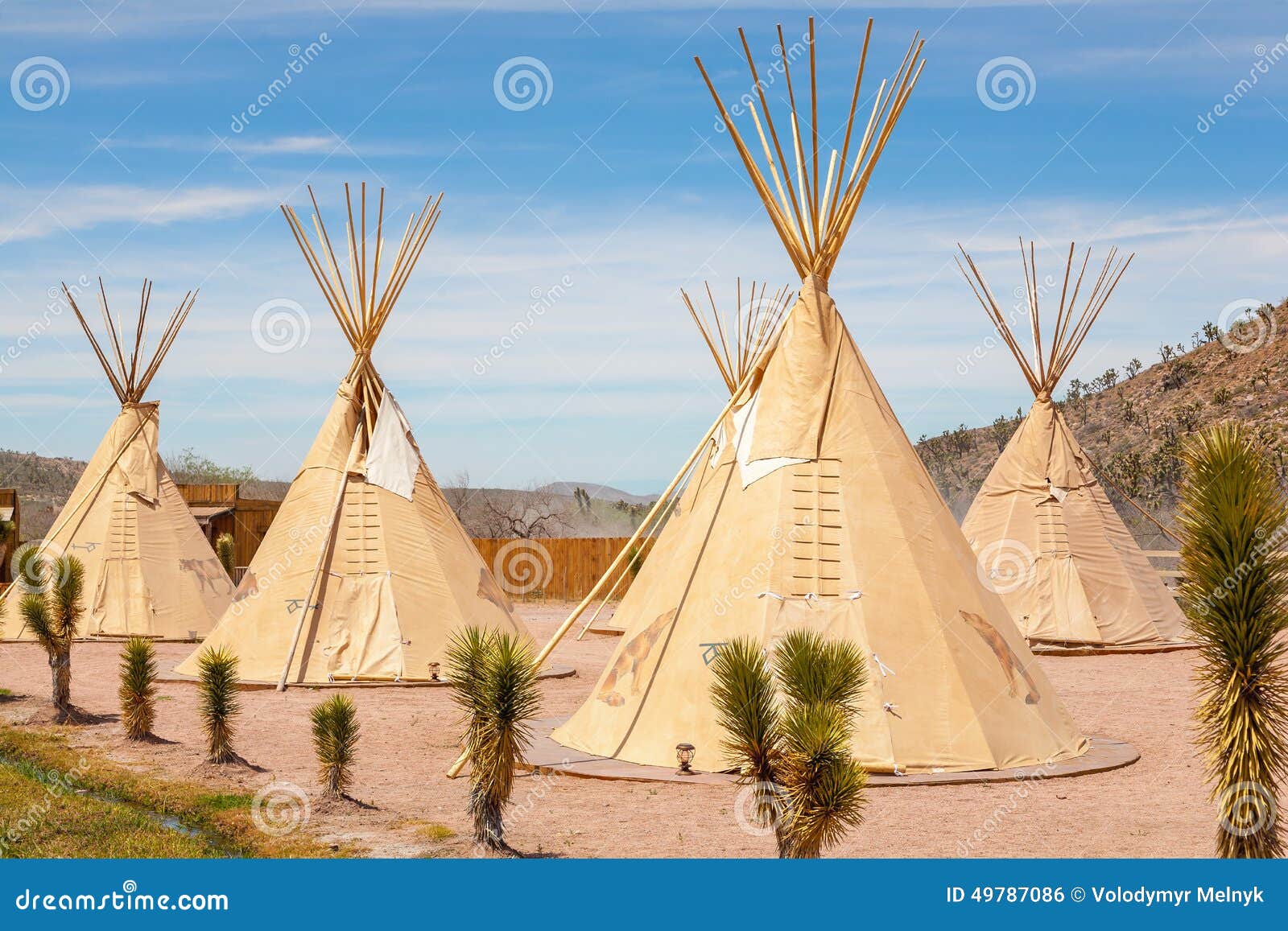 Дом индейца 6. Вигвам индейцев из веток на каркасе. Дом индейцев. Вигвамы индейские дома фото картинки. Дома коренных американцев.
