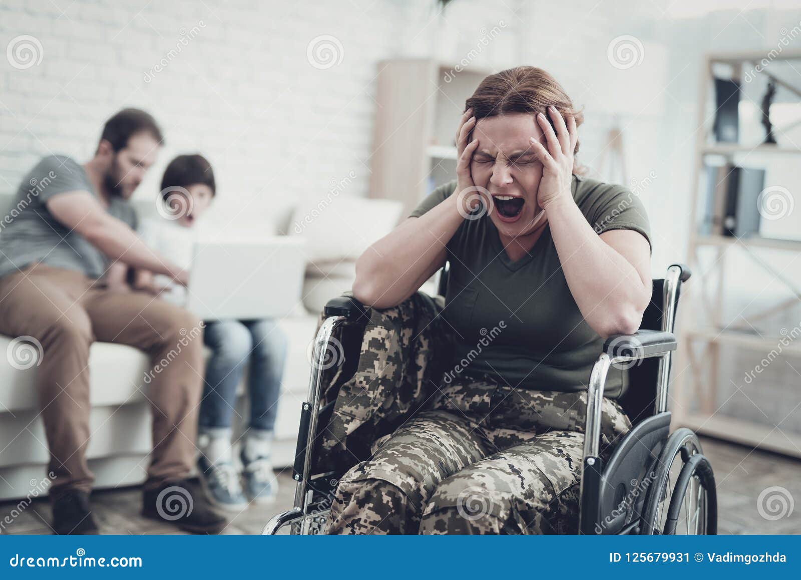 Инвалид войны 1 группы. Солдат на инвалидной коляске. Инвалидное кресло военные. Военнослужащие инвалиды.