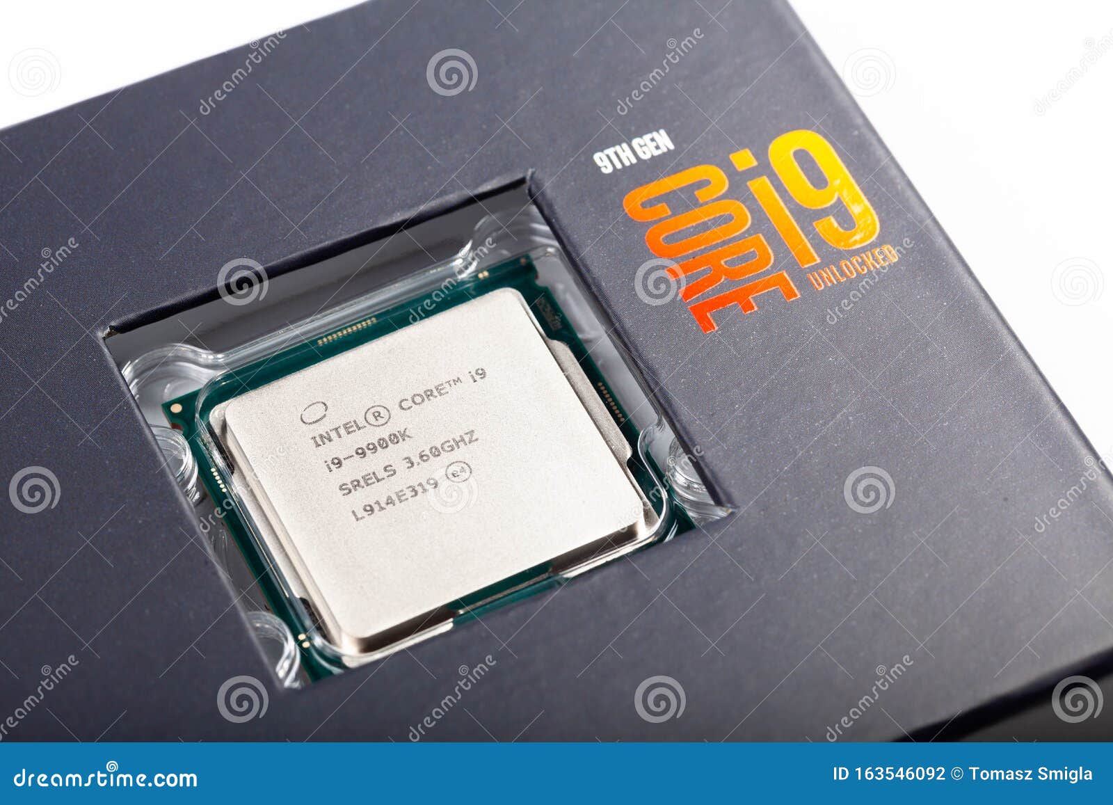 Новый чистый фотоальбом Intel Core I9-9900K с разблокированным  мультипликатором высокой производительности игр I9 CPU в исходном  Редакционное Фотография - изображение насчитывающей разветвляя, взорвать:  163546092