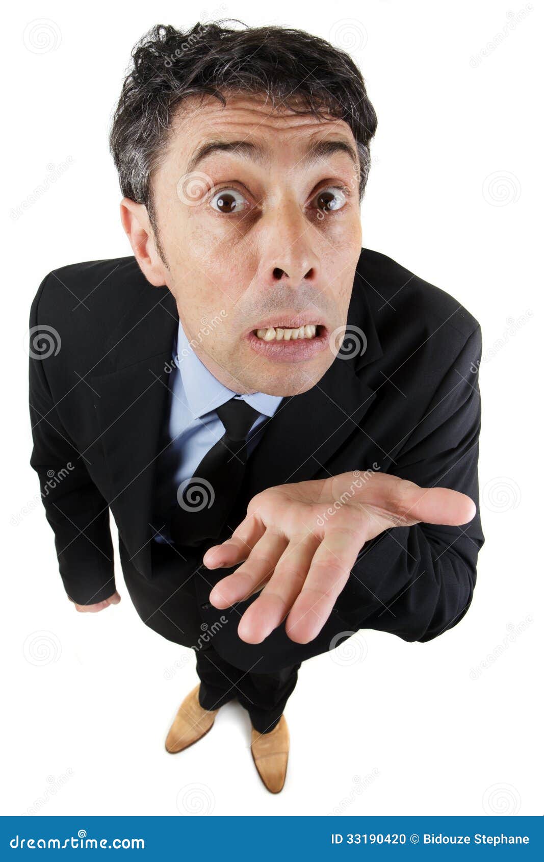 Мужчина на коленях. Стратегия оптимизации запасов. Человек умоляет. Человек на коленях. Человек умоляет на коленях.