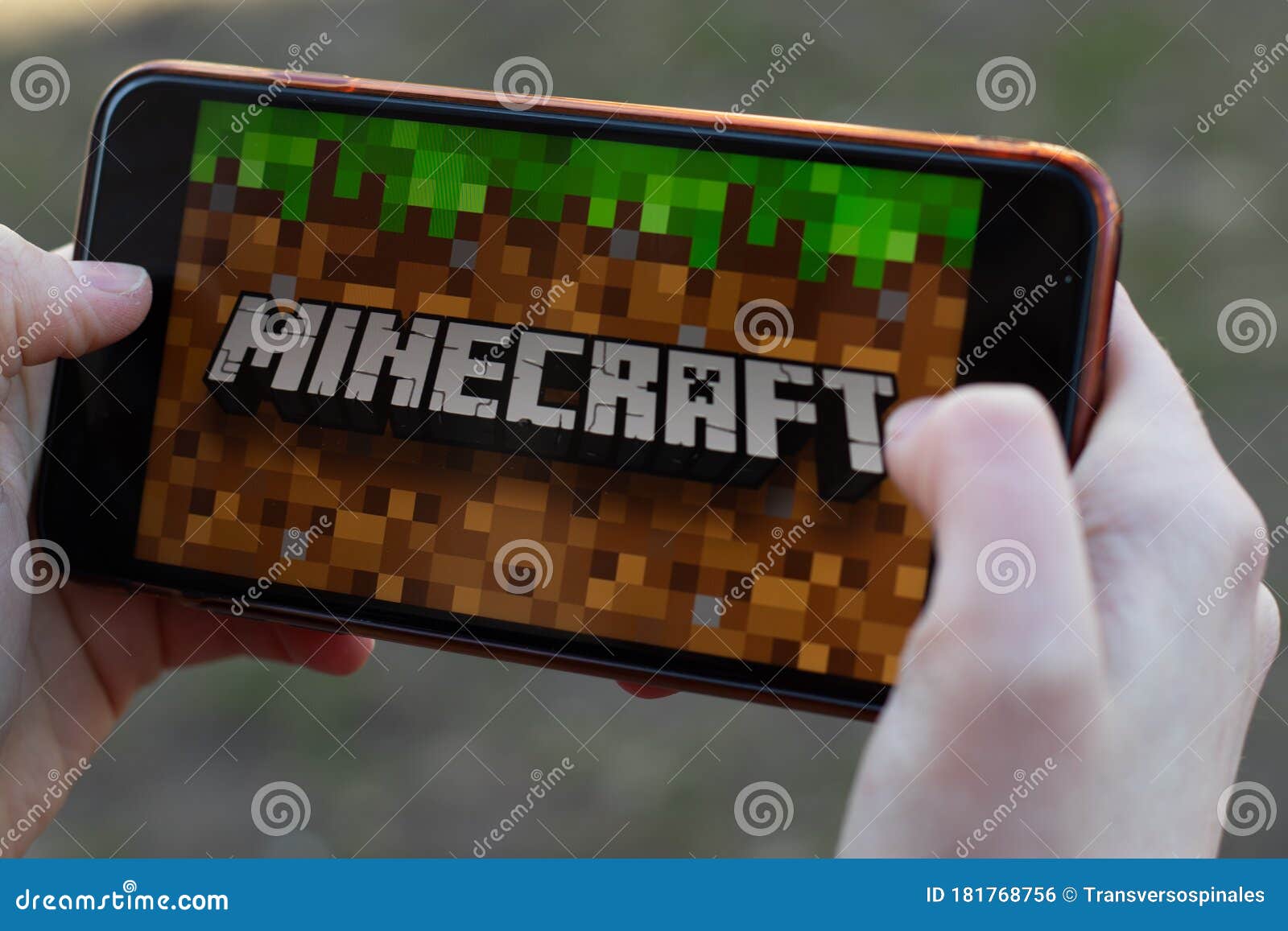 Нью-Йорк, США, 1 мая 2020 года : Взорвать логотипа приложения игры  Minecraft в редакционной статье иллюстративной экран телефона Редакционное  Фото - изображение насчитывающей редакционо, приложение: 181768756