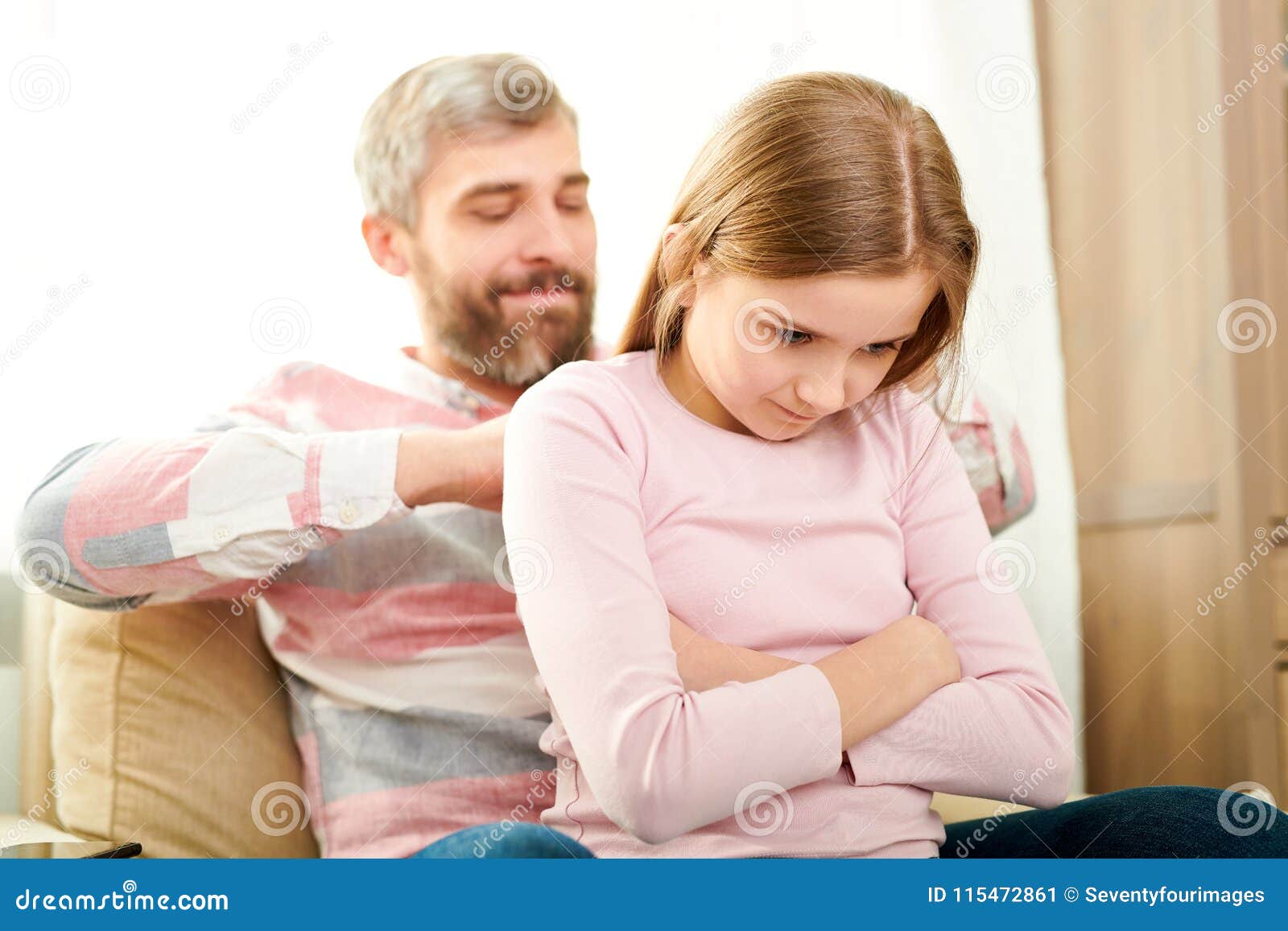 Отец привязал дочь. Папа возрастной кашлюн. Middle aged dad photo. Snuggling with Daddy. Little lap sitting.