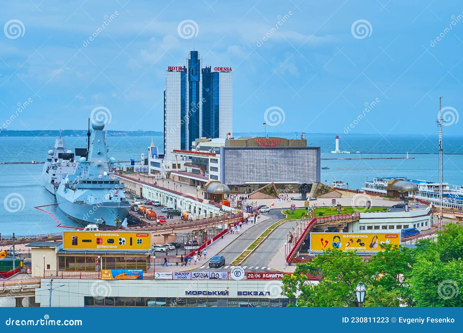 Одесский морской порт с пришвартованными военными кораблями на 18 июня в  Одессе Редакционное Стоковое Фото - изображение насчитывающей европа, порт:  230811223