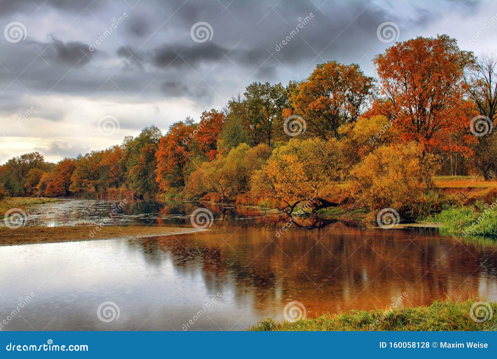 Осень На Берегу Реки Фото