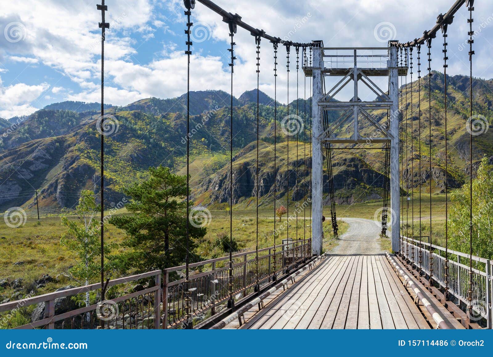 Ороктойский мост через реку Катун Стоковое Фото - изображение насчитывающей  бульвара, ландшафт: 157114486