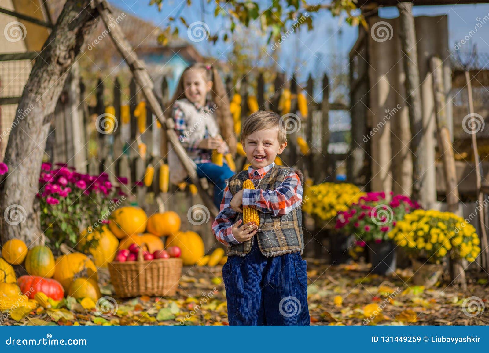 Фото Детей С Яблоками Осень