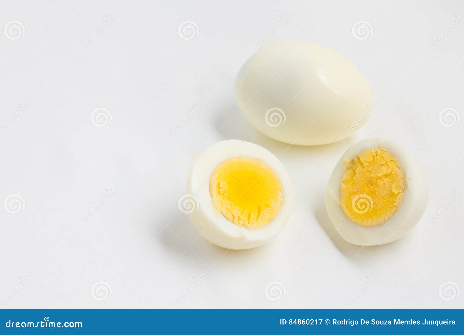 Можно ли греть яйцом. Можно ли ячмень греть вареным яйцом. Темные пятна на вареных яйцах. Как греть ячмень яйцом.