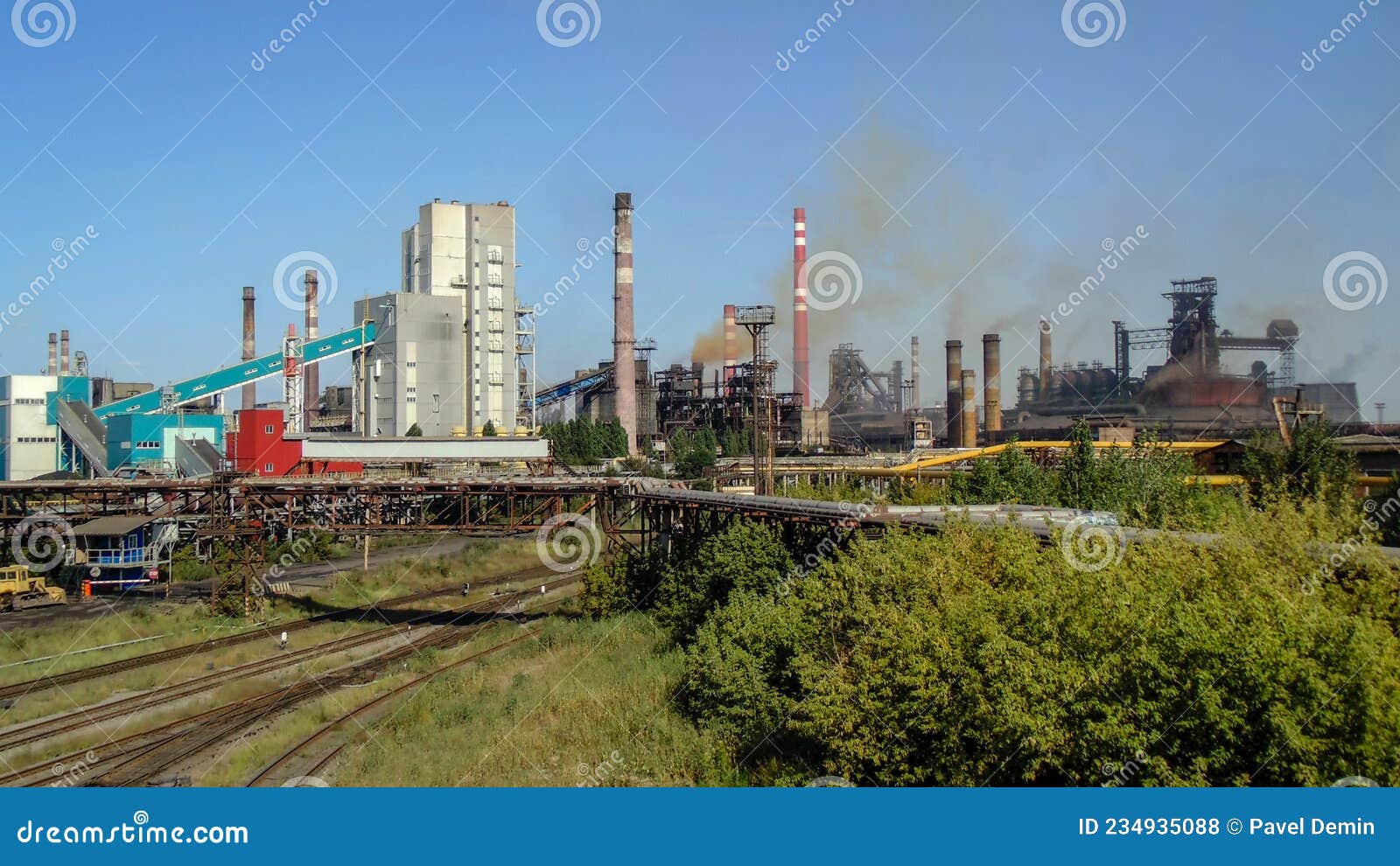 панорама металлургического завода нлмк в липецком городе Стоковое Фото -  изображение насчитывающей панорама, электричество: 234935088