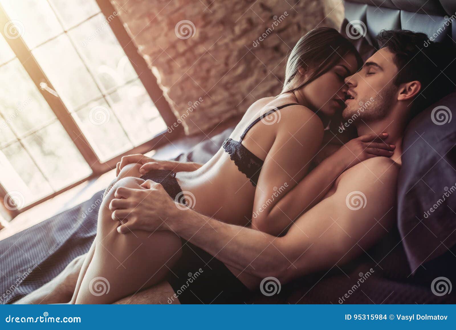 Секс белой пары с черной — photo 15