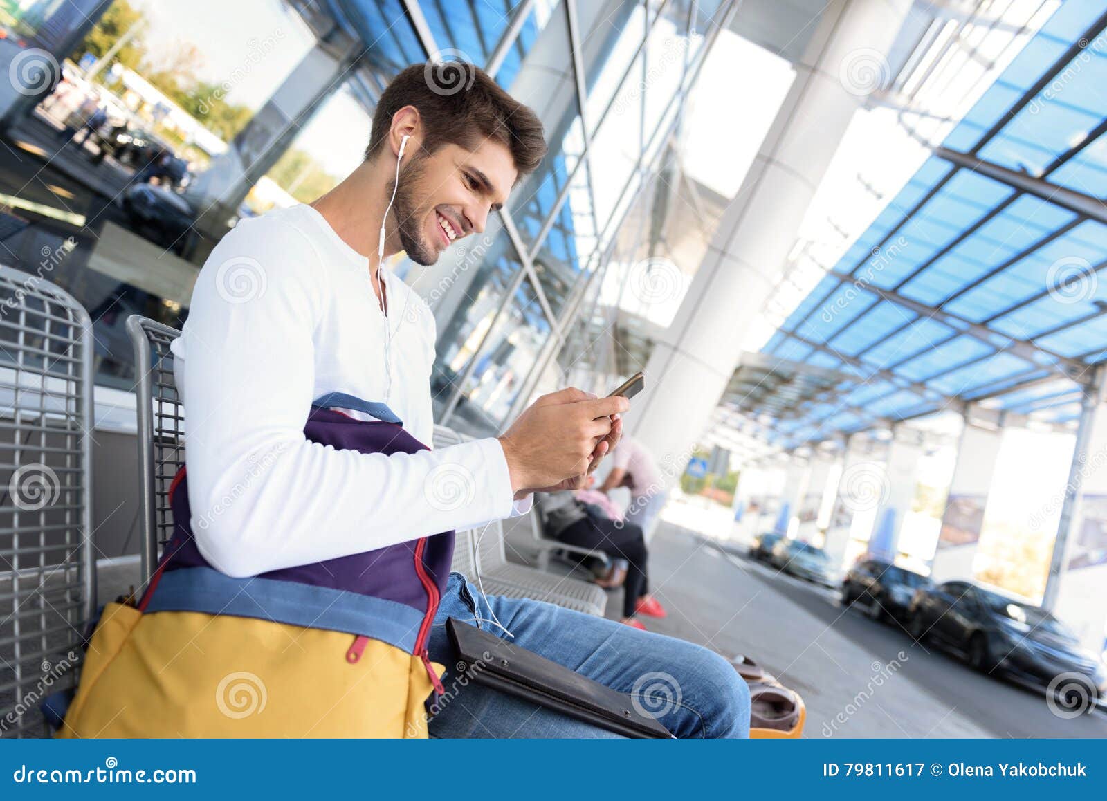 He is waiting. Грустная девушка с телефоном. He is waiting for a bus. Бежит за поездом. Человек стоит с чемоданом.