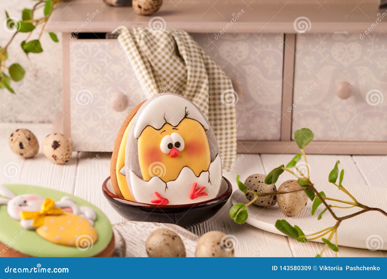 Цыпленок и бабочка из массы запекаемой