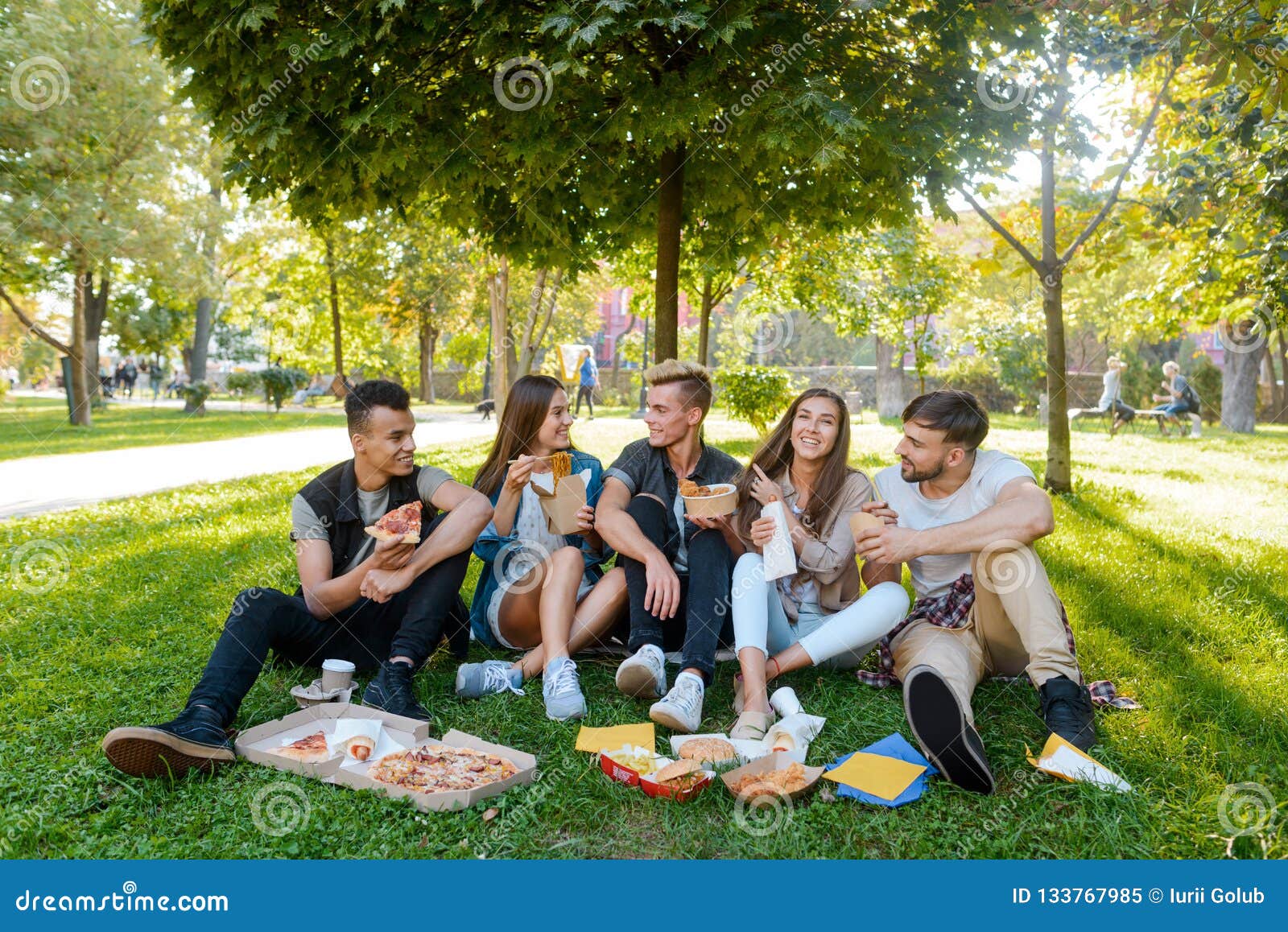 Фото Друзей В Парке