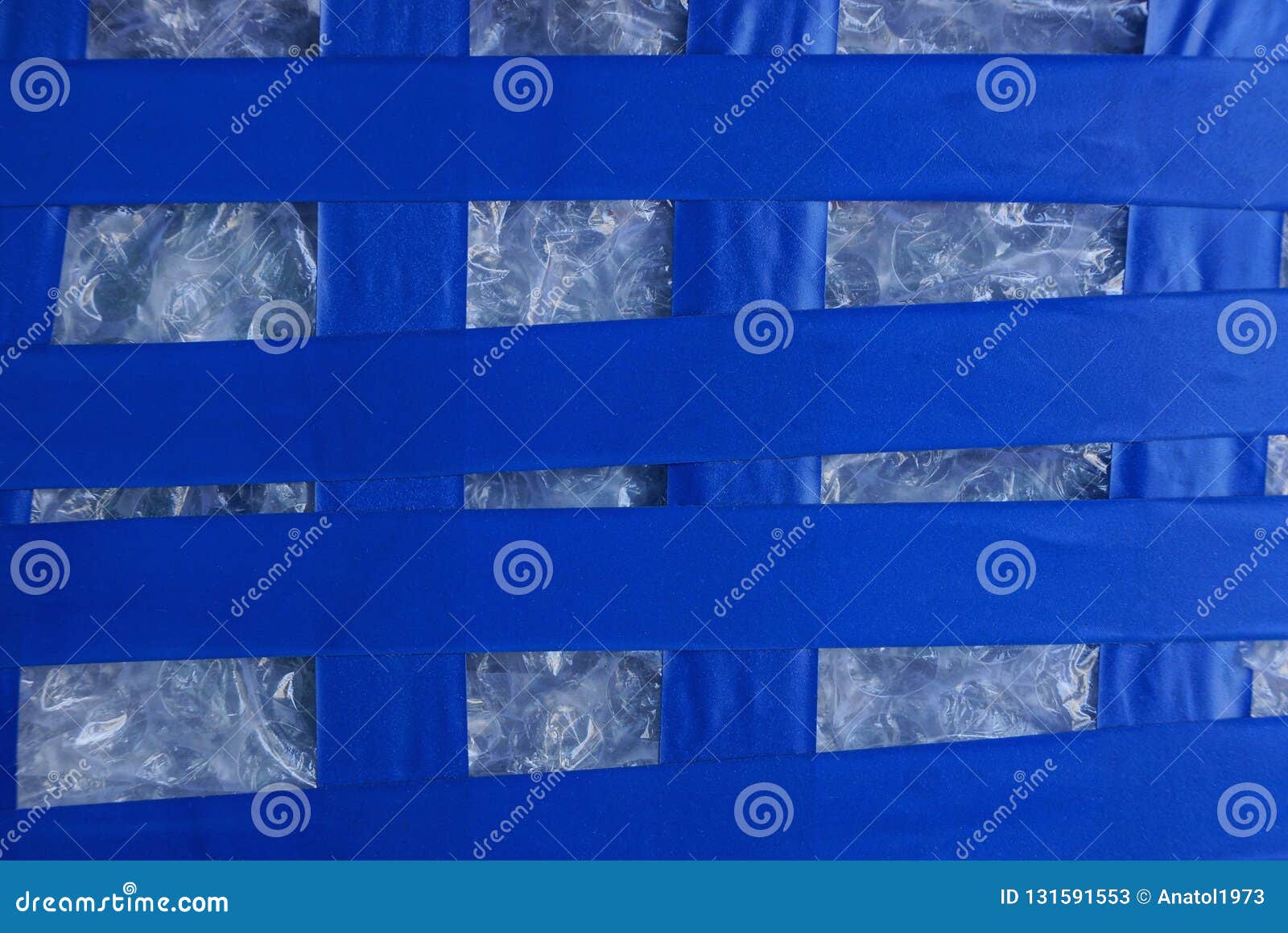 Пластиковая Striped текстура голубой электрической ленты на белом целлофане  Стоковое Изображение - изображение насчитывающей ярлык, пластмасса:  131591553