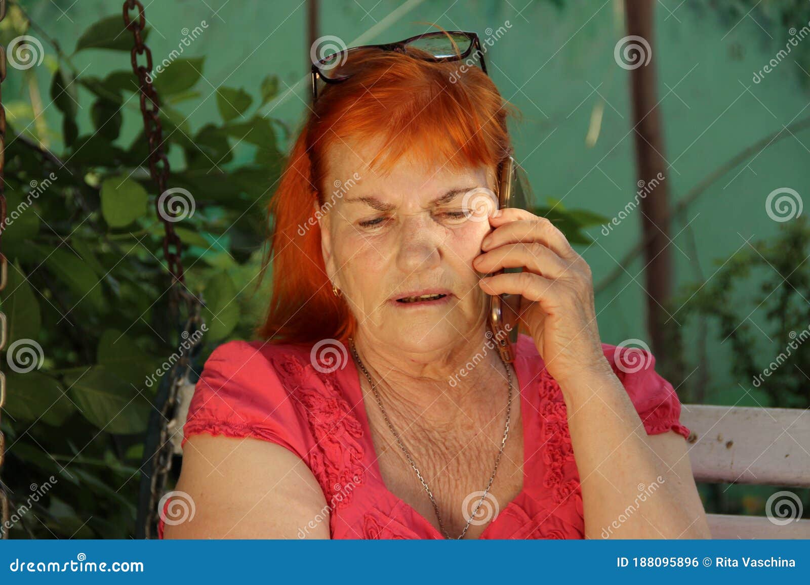Полная Пожилая Женщина Фото