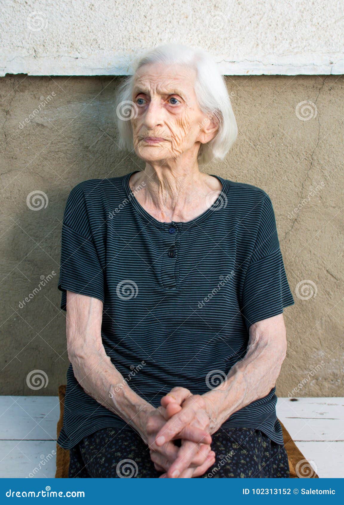 фото голых бабушек 90 лет