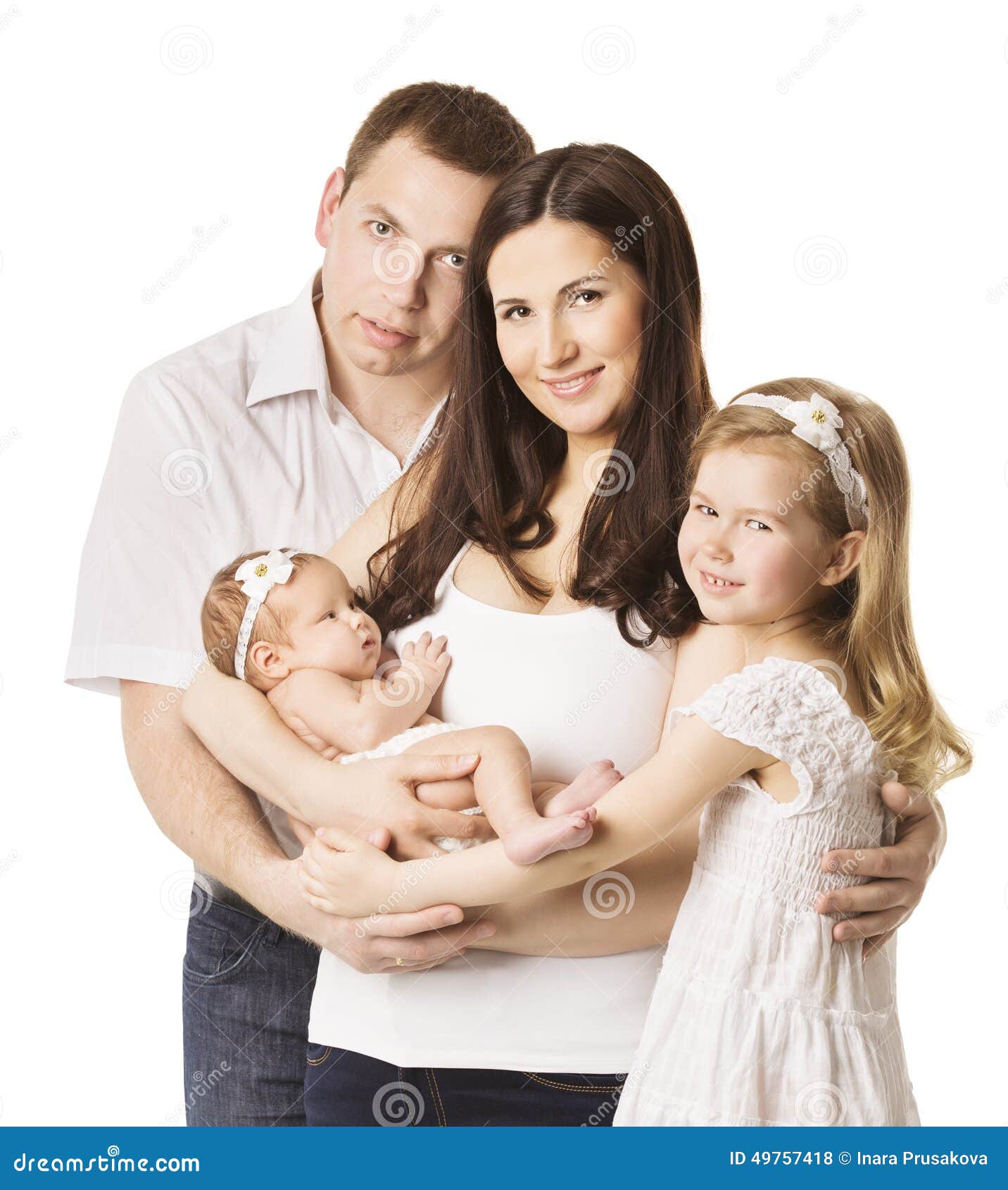 Семья с двумя малышами. Семья с двумя детьми. Портрет семейный с младенцем. Семья для пожилого человека. Родители и дети.