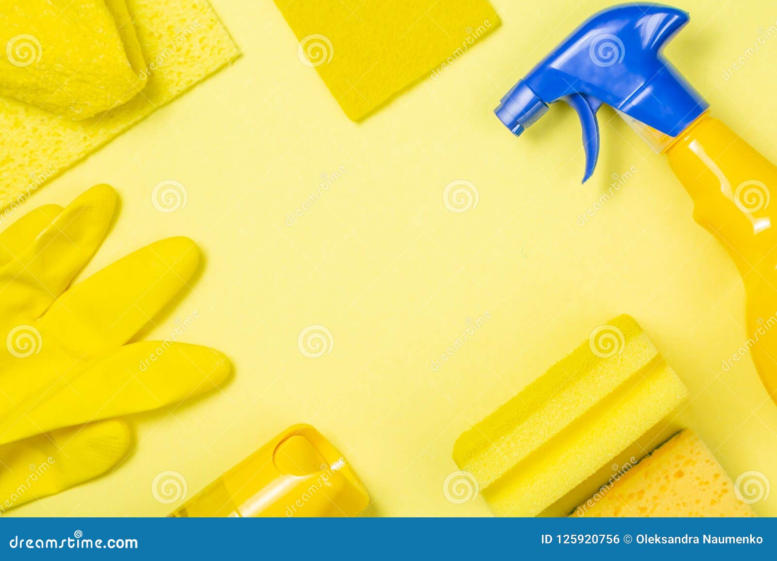 Желтые очистки. Желтая чистка. Химчистка желтый. Губка фон. Стену вытирать желтой салфеткой.