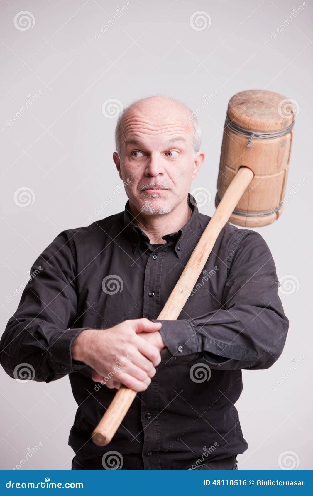 Giant hammer. 5 кг кувалда с фиберглассовой рукояткой. огромный молоток. огромный молоток. большие молотки.