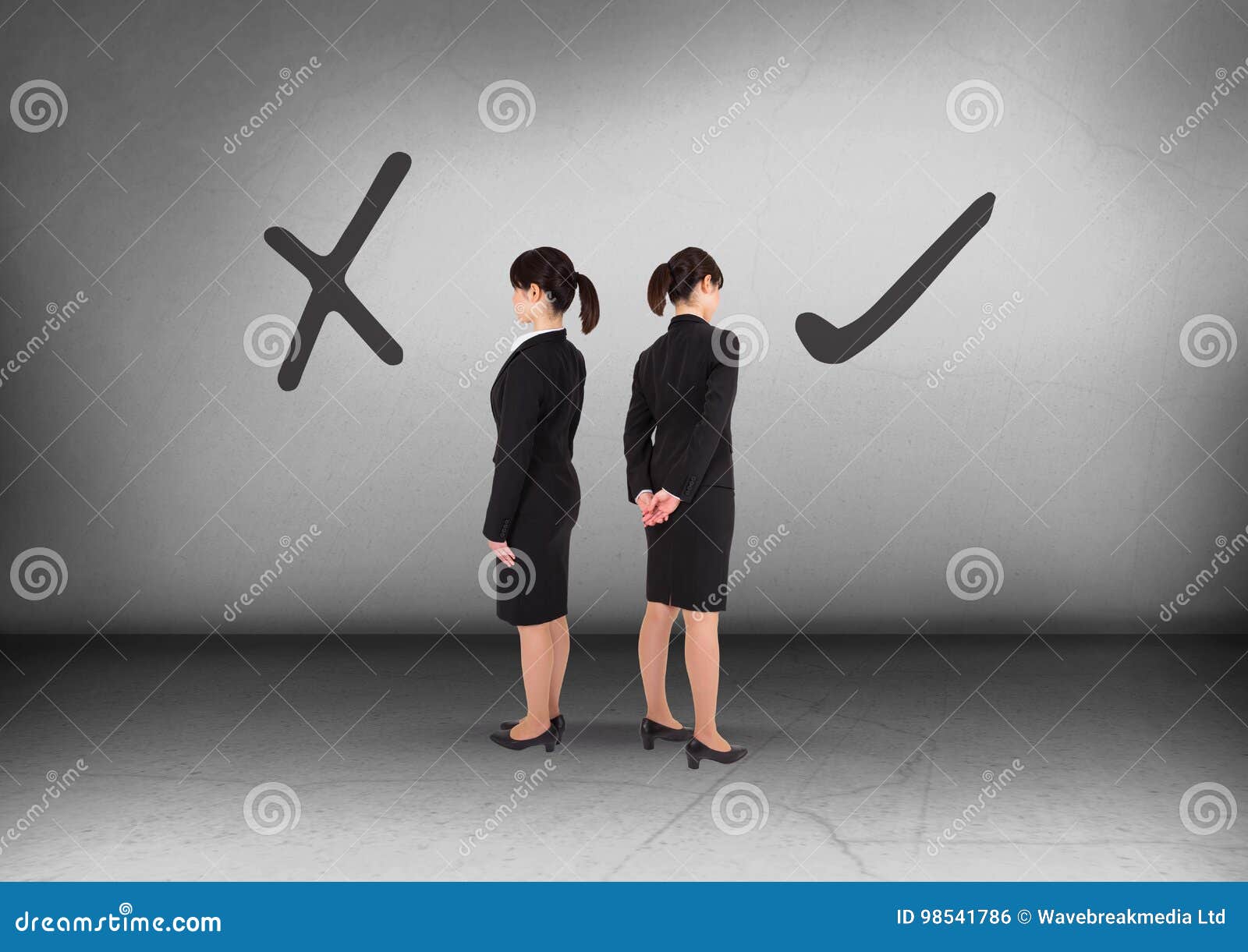 антонимы картинки. противоположный человек 7. ангел и дьявол на плече. несколько дорог. человека тянут в разные стороны.