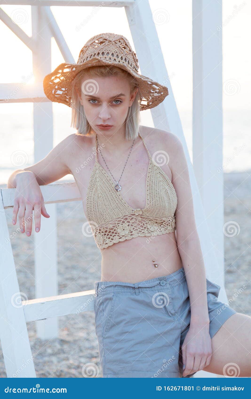 Блондинки и брюнетки на пляже фото фото