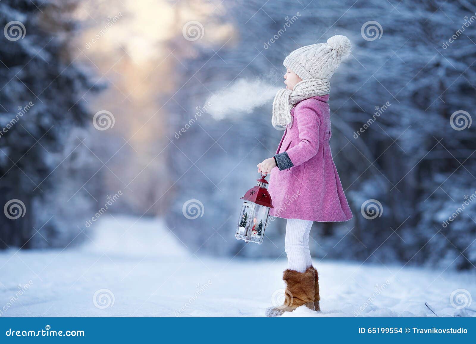 Почему пар изо рта зимой. Пар от мороза. Люди зимой. Почему пар изо рта зимой. Пар изо рта на морозе.