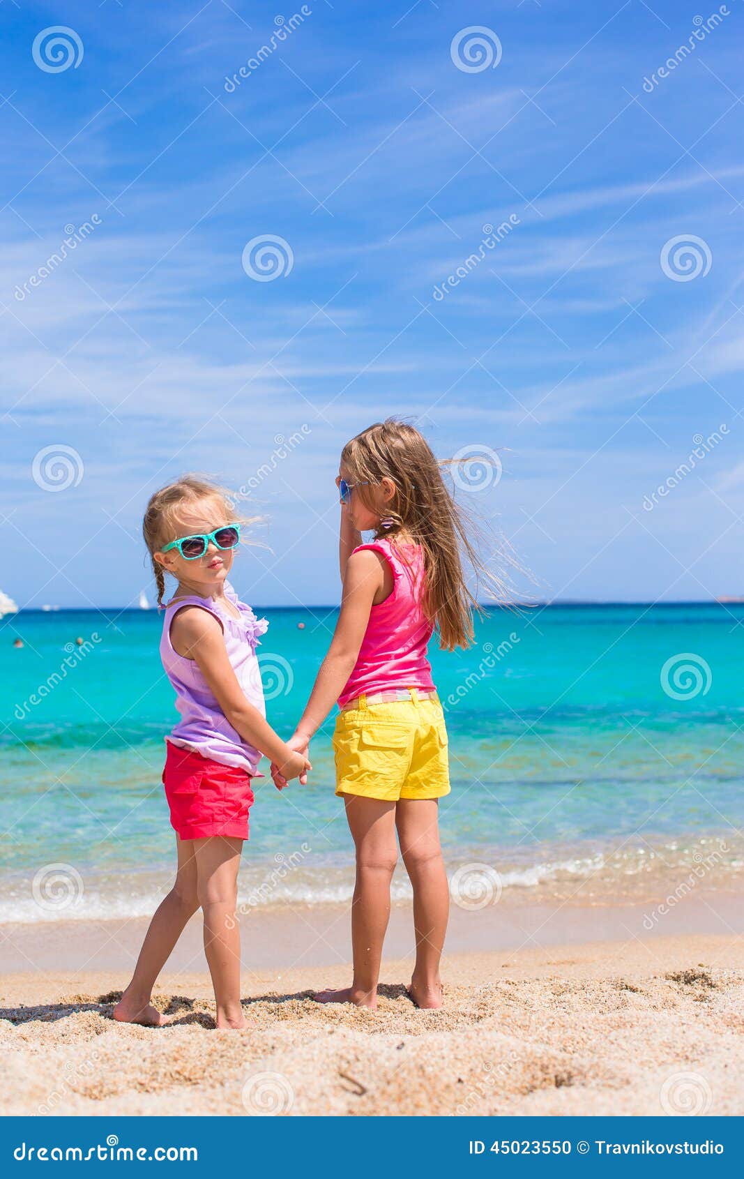 Голые Дети На Пляже Фото