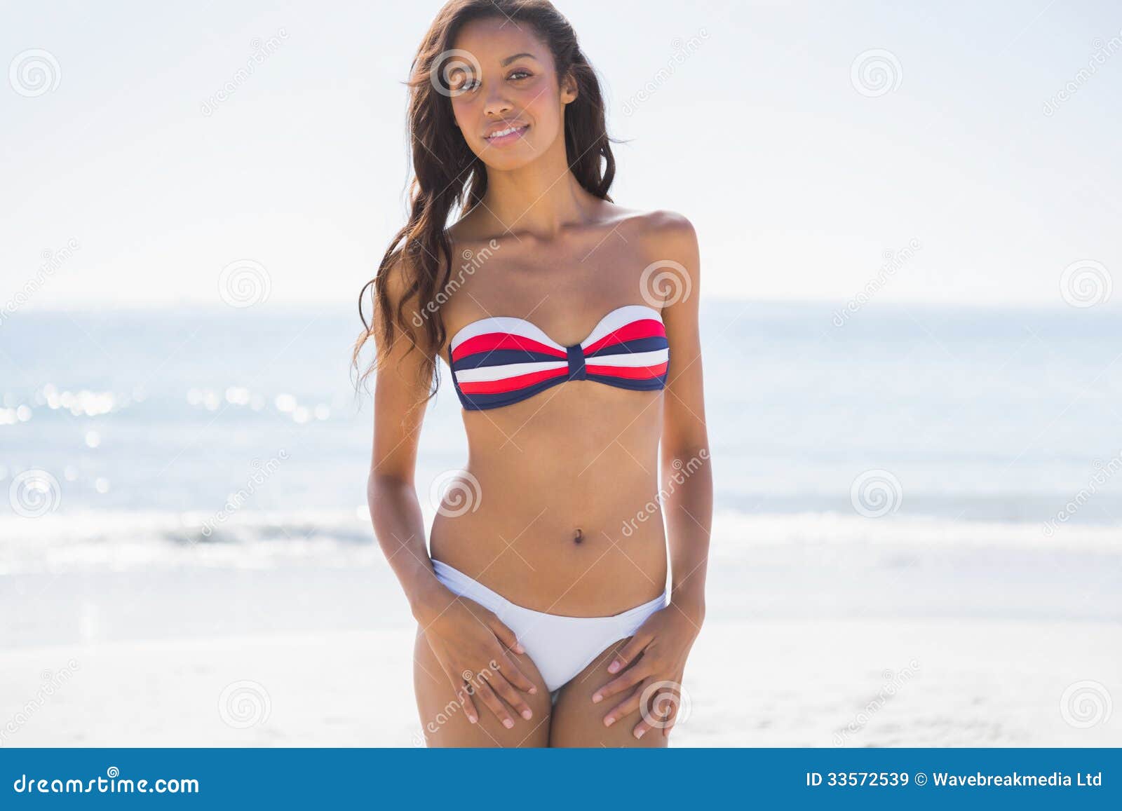 Красивые темнокожие девушки. Молоденькая смуглая. Загорелая девушка. Чернокожая модель. Смуглые девушки.