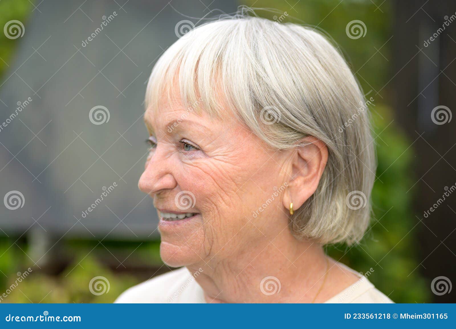 Older Women Solo