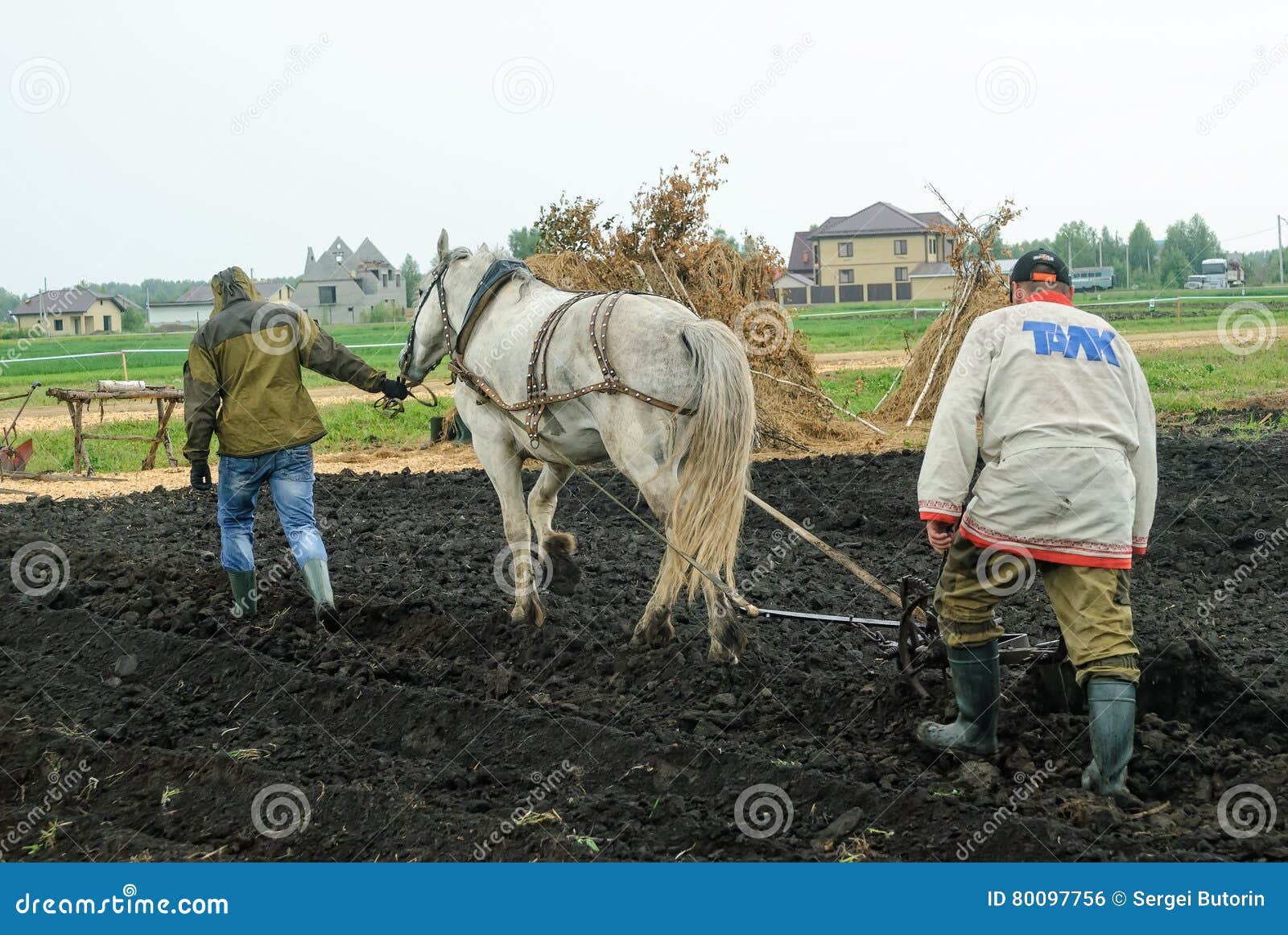 Пахать землю нельзя