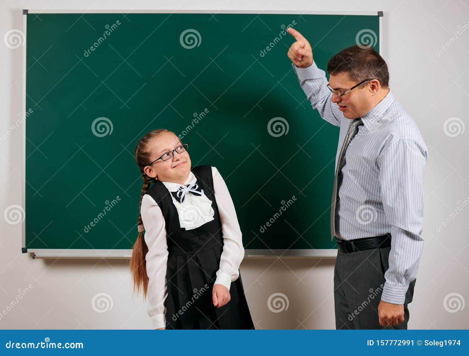 Японский школе учительница. Учительница кричит на Раульку ЭПИК. Что делать когда на тебя учительница кричит.