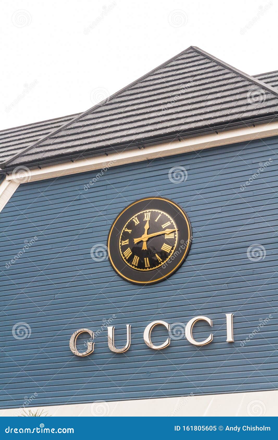 gucci bicester opening times