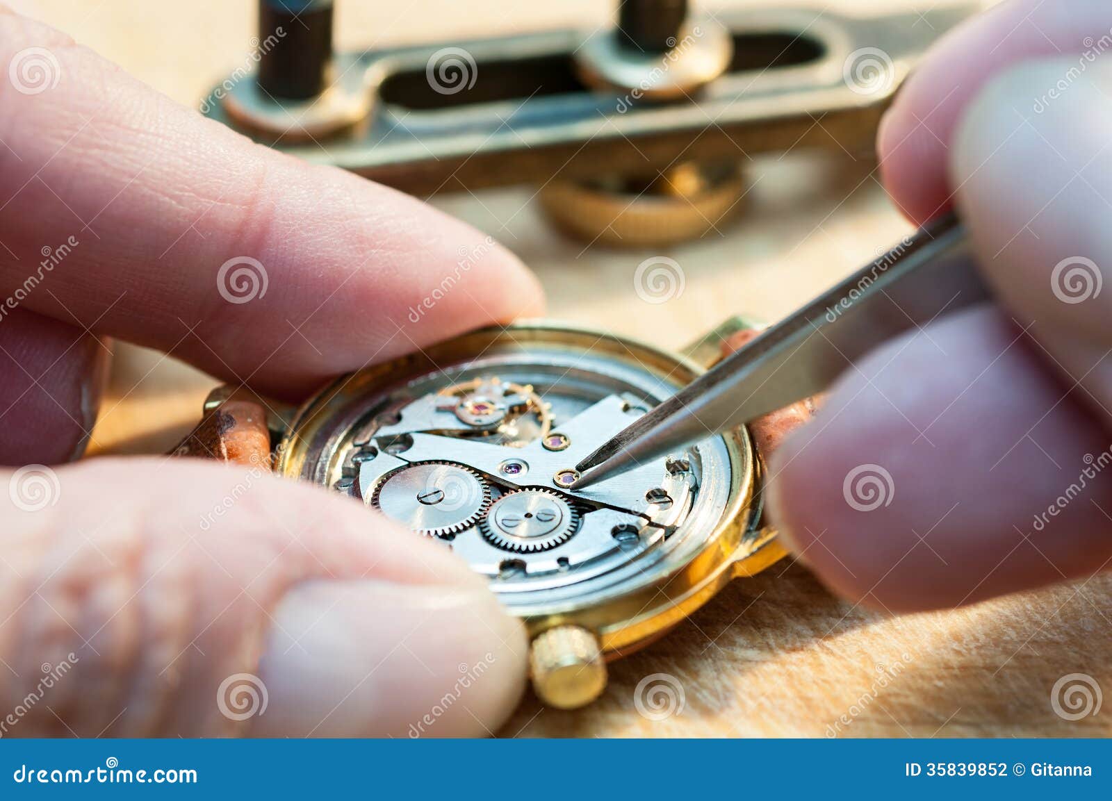 Фирма занимается ремонтом часов приобретение комплектующих. Старинные приспособления для ремонта часов. Часовой мастер Омск. Часовщик реклама. Ремонт часов.