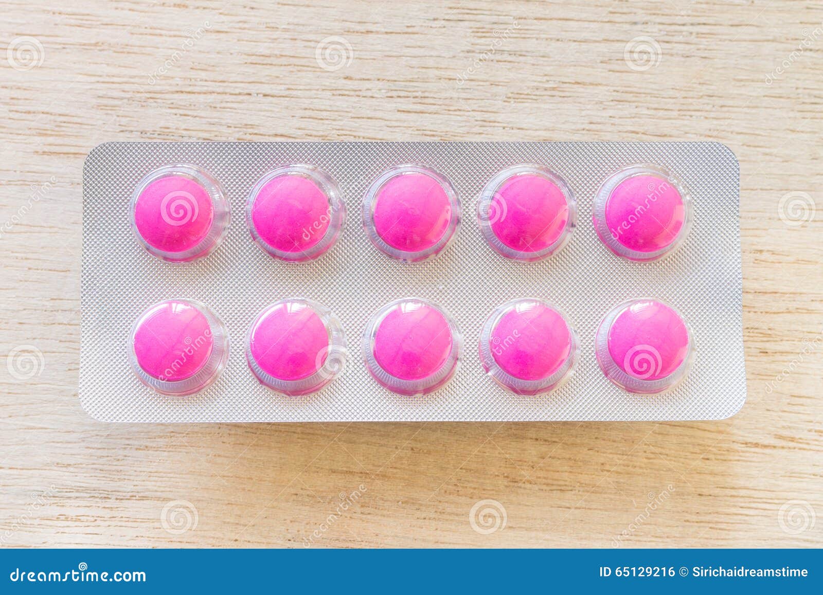 Розовые таблетки название. Розовые таблетки. Таблетки в розовый упоквке. Успокоительные таблетки розового цвета.