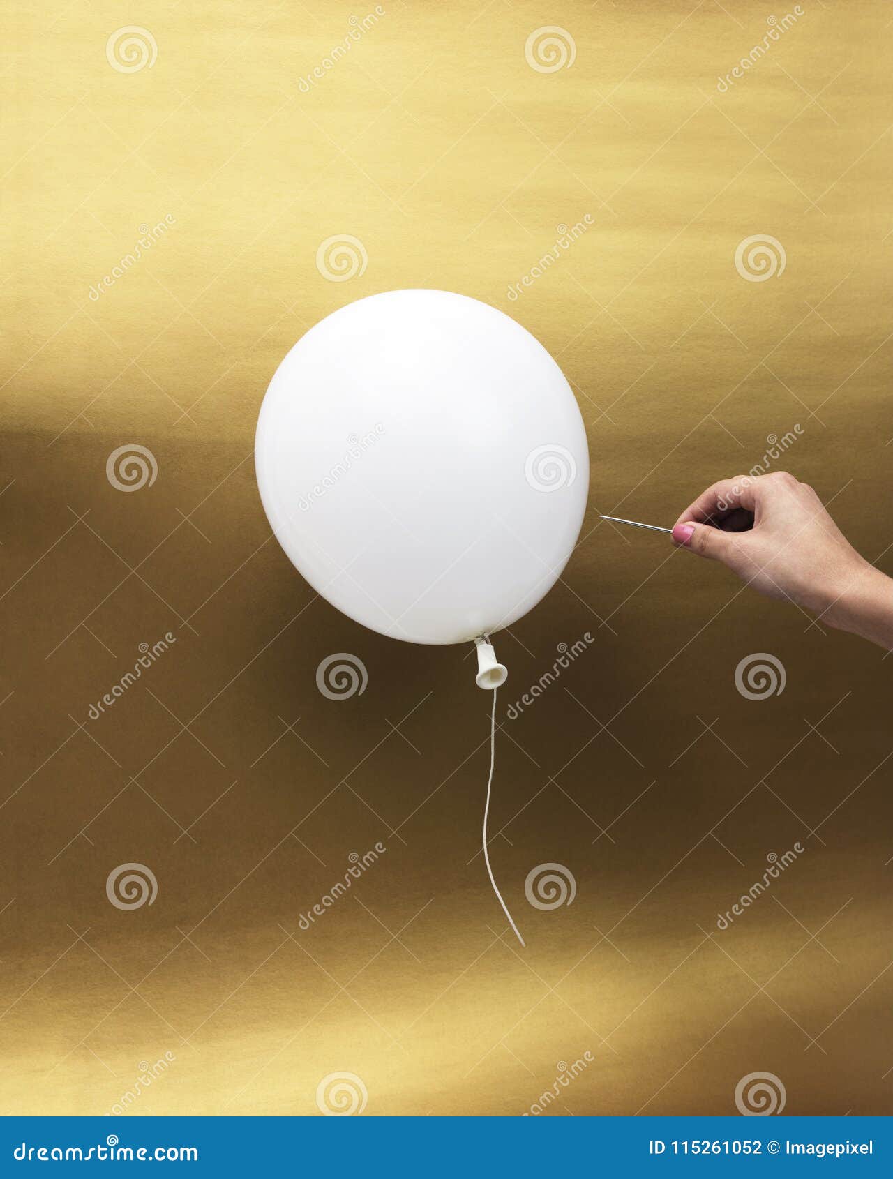 Почему шарики сдуваются. Шарик сдувается. Белый шар в руках. Руки воздушный белый шар. Белый шар анимационная студия.