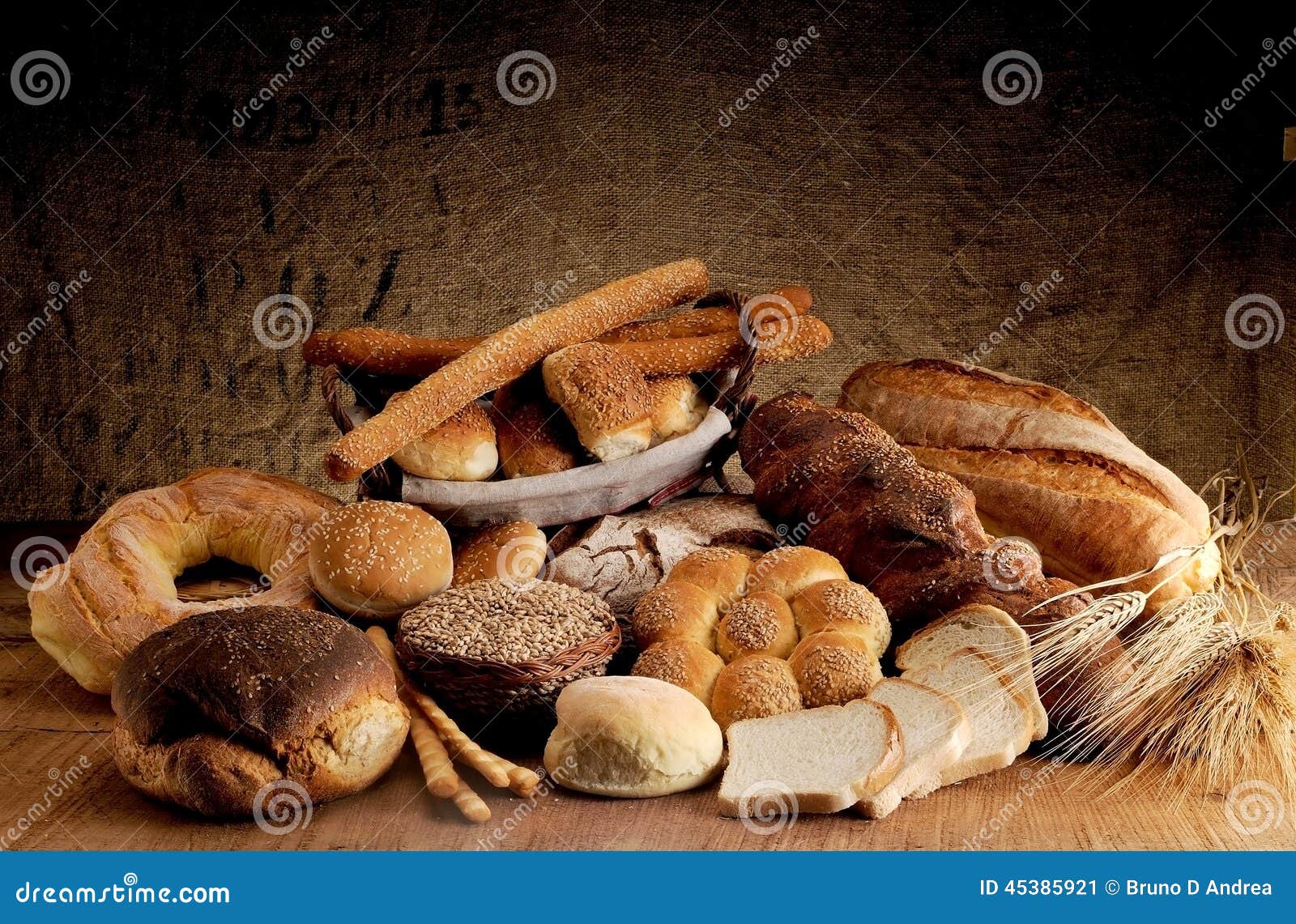 Хлеб и т д. Выпечка хлеба. Печь для хлебобулочных изделий. Реклама хлеба и хлебобулочных изделий. Свежевыпеченный хлеб.