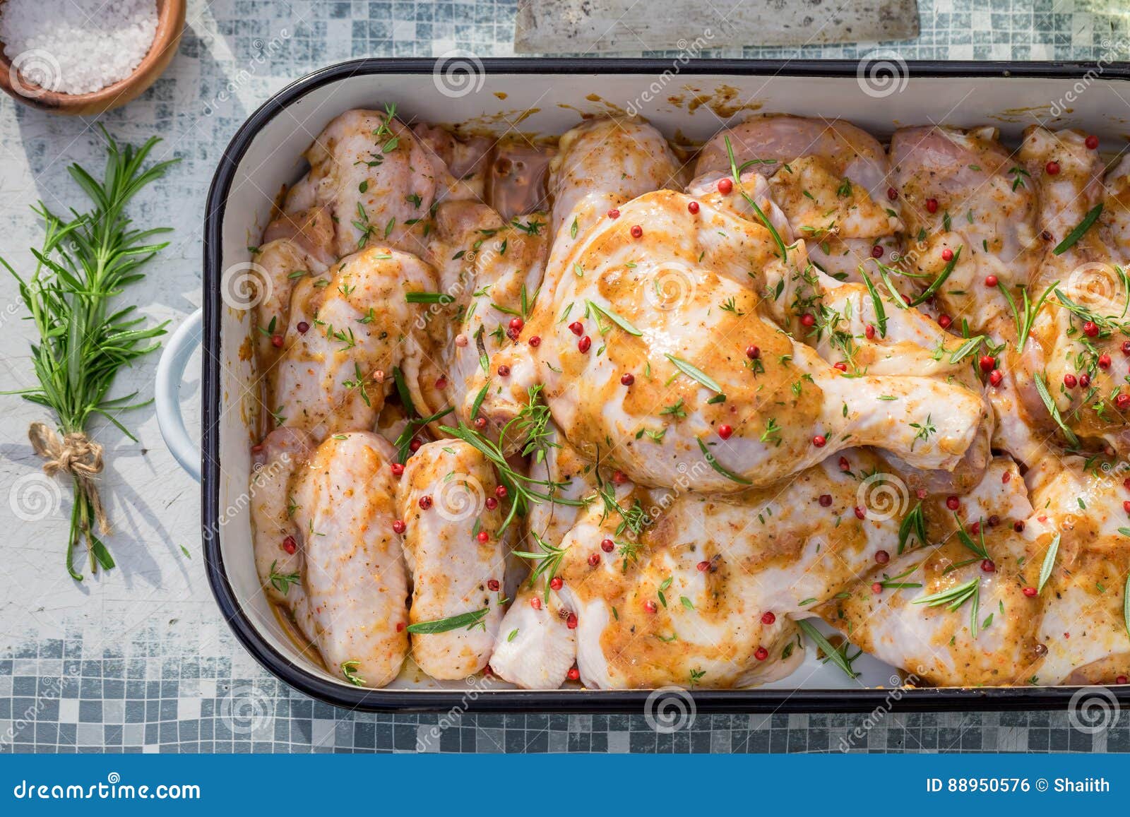 Как замариновать куриные бедра