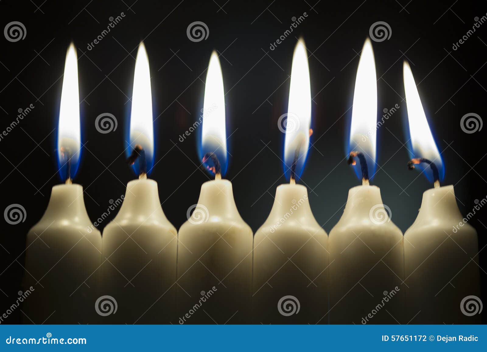 Свечи 6 месяцев. Свечка 6. Фото 6 свечей. Шестерка из свечек. Roman Candle 6 shots foto.
