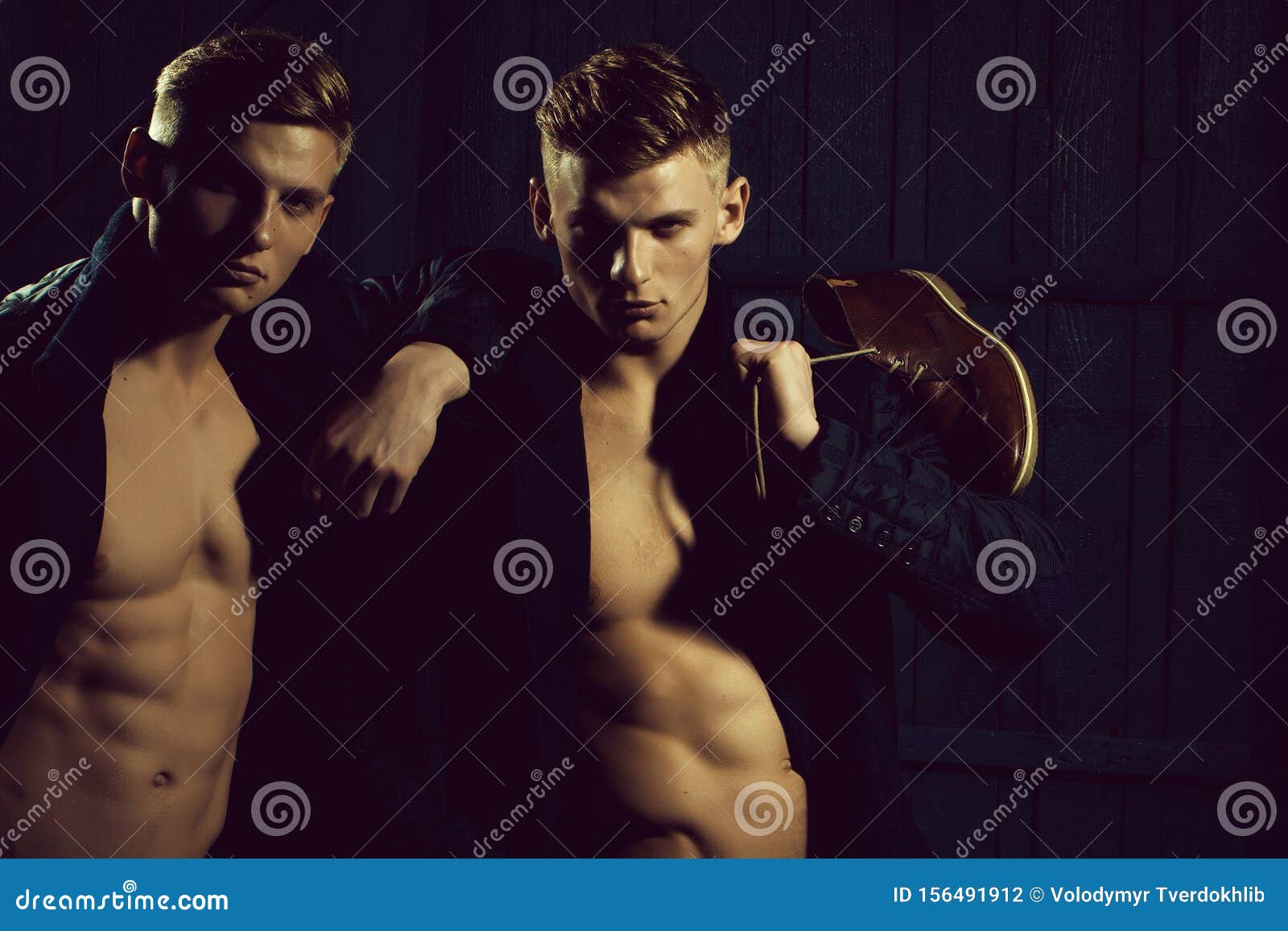 реклама сумок голыми мужиками фото 75