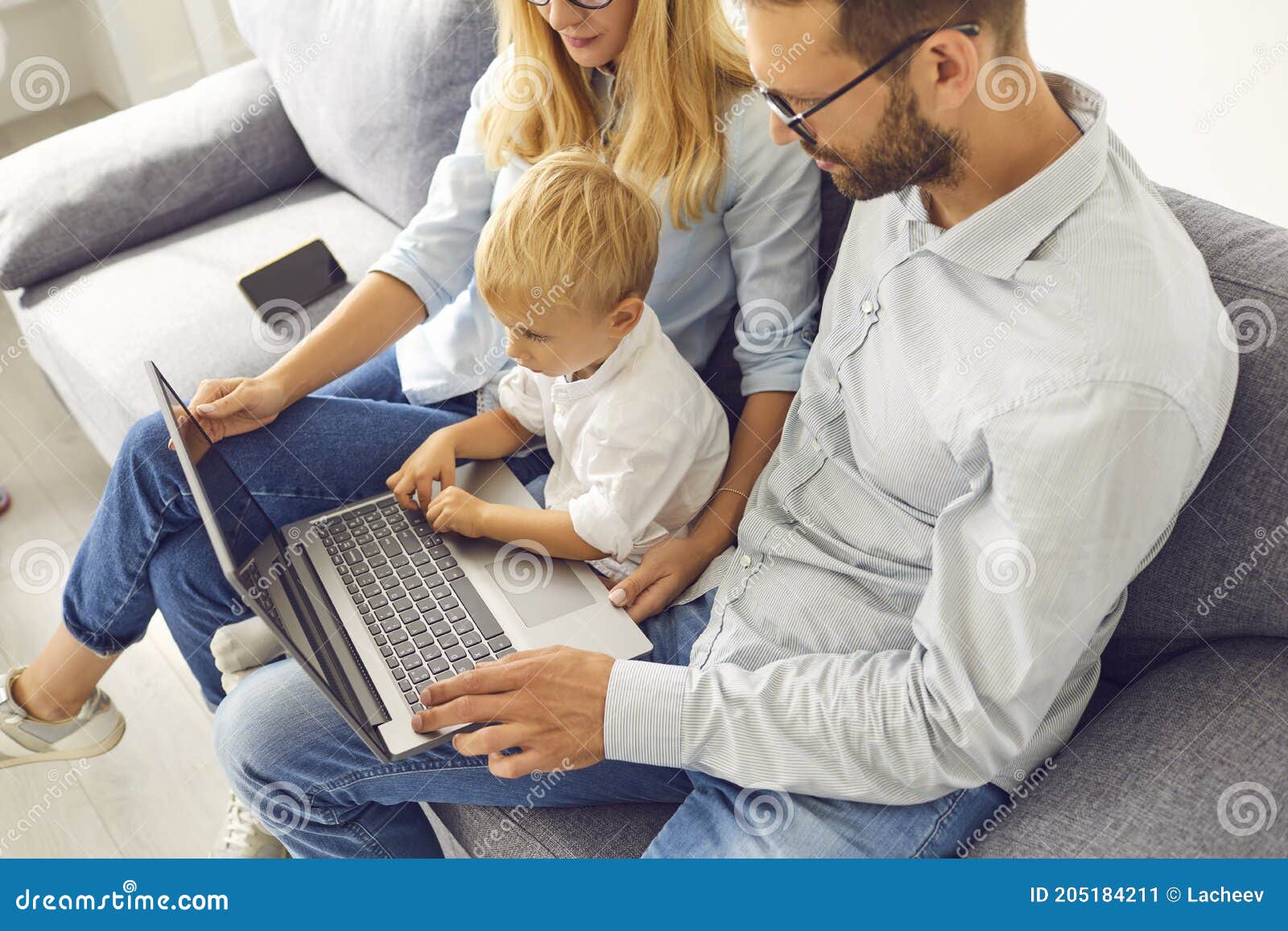 где сыну найти работу. найди работу. где сыну найти работу. поиск работы картинки. ищу работу плакат.