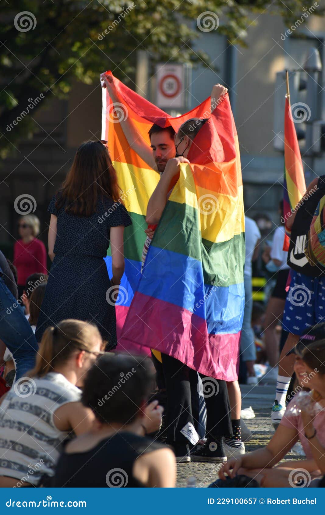 4 сентября 2021 года в центре города проходят геи Редакционное Фотография - изображение насчитывающей гетеросексуально, конспектов: 229100657