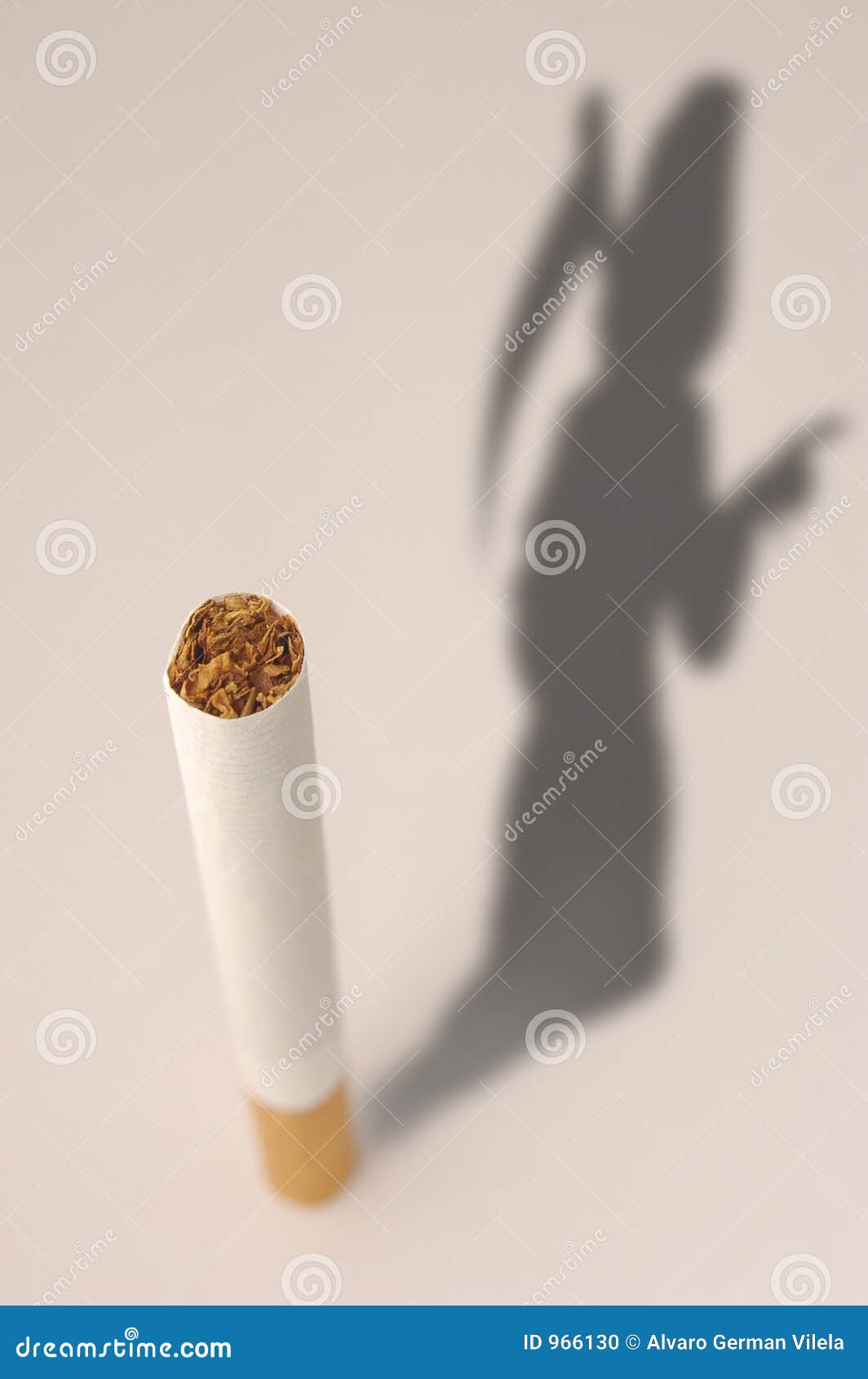 Люди умирают от сигарет